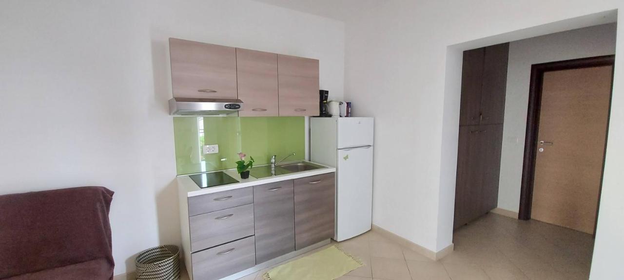 Apartmani Tomislav Krk Town Eksteriør billede