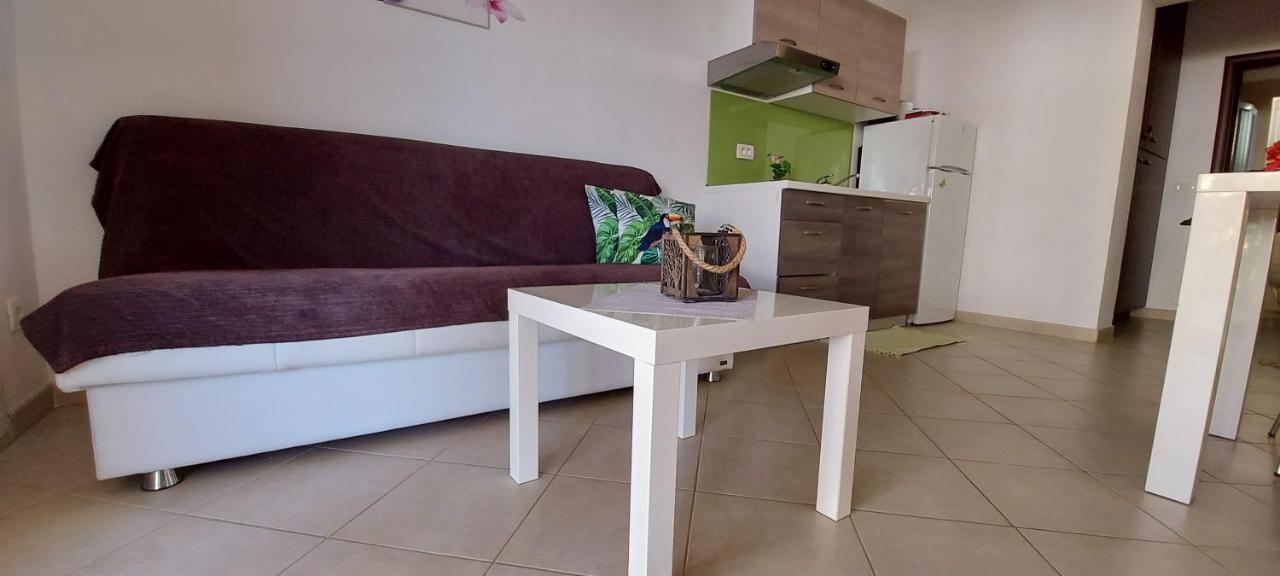 Apartmani Tomislav Krk Town Eksteriør billede