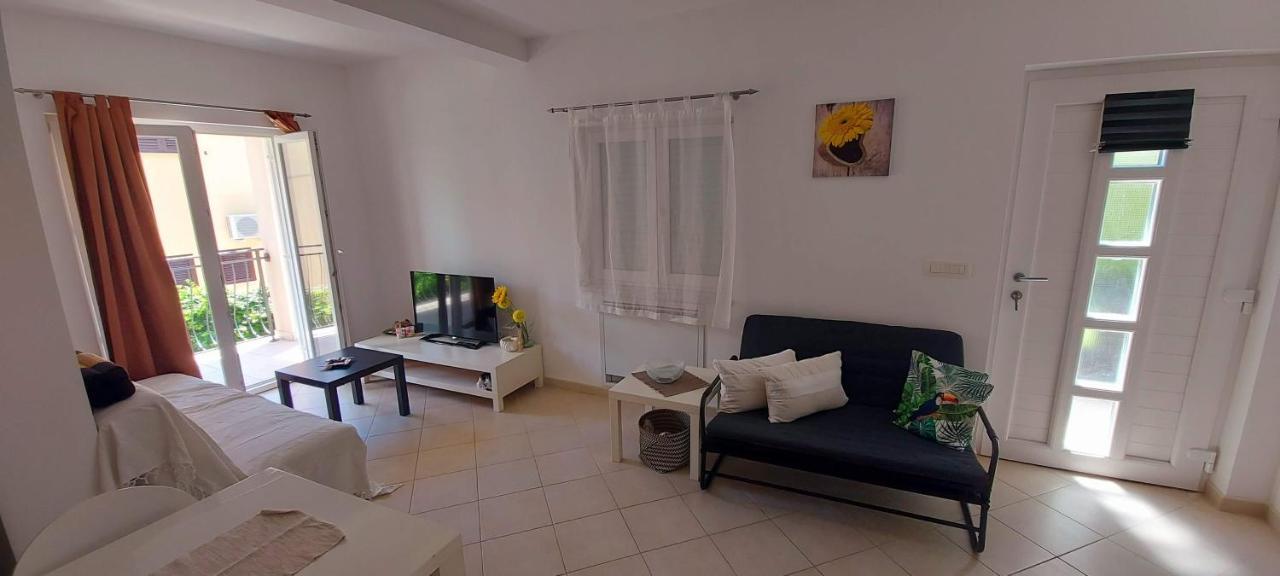 Apartmani Tomislav Krk Town Eksteriør billede
